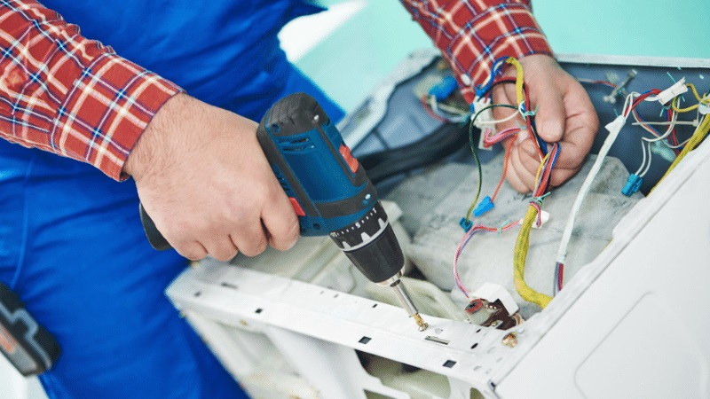 Kadıköy Daikin Daikin çamaşır makinesi kart tamiri – Su almama arızası orijinal parça ile giderildi. - Teknik servis örneği